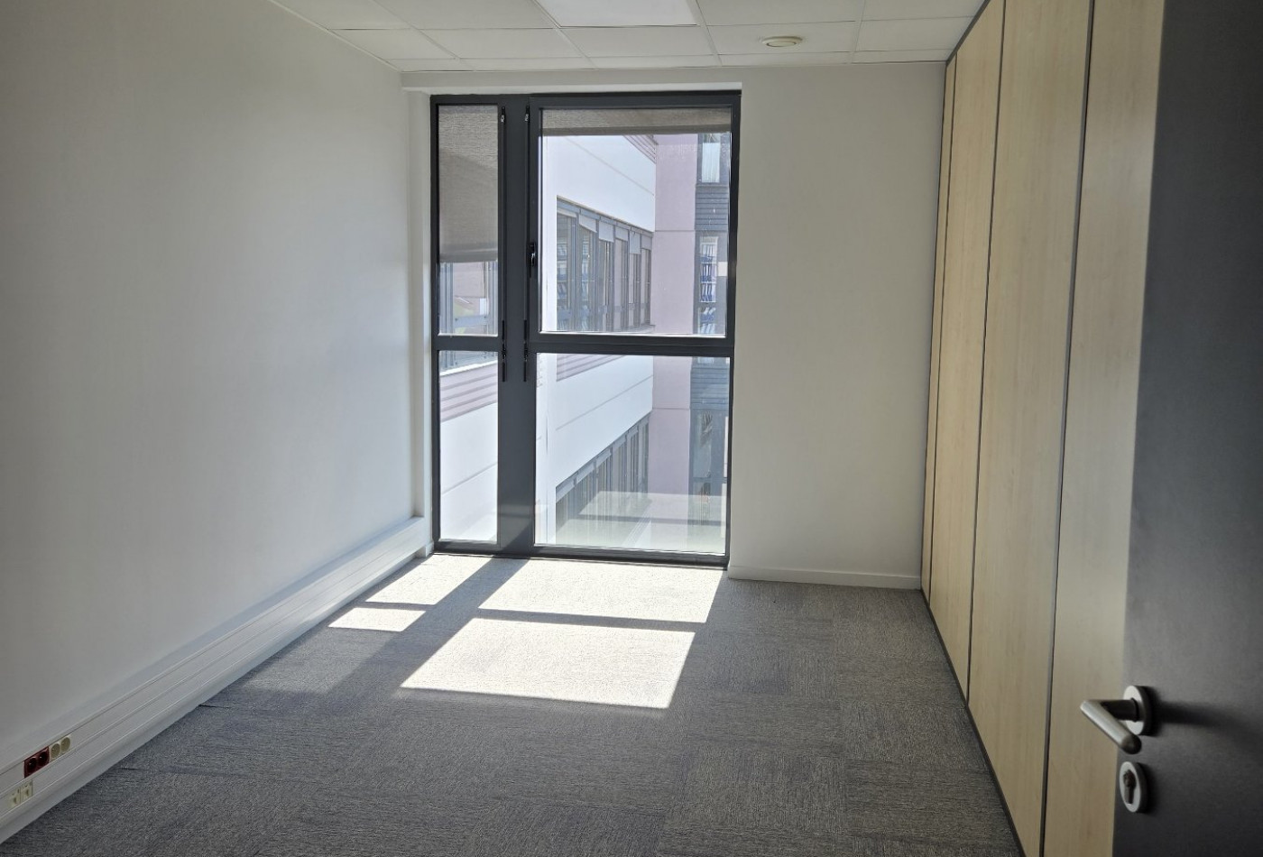 location Bureau Tours - Photo 4