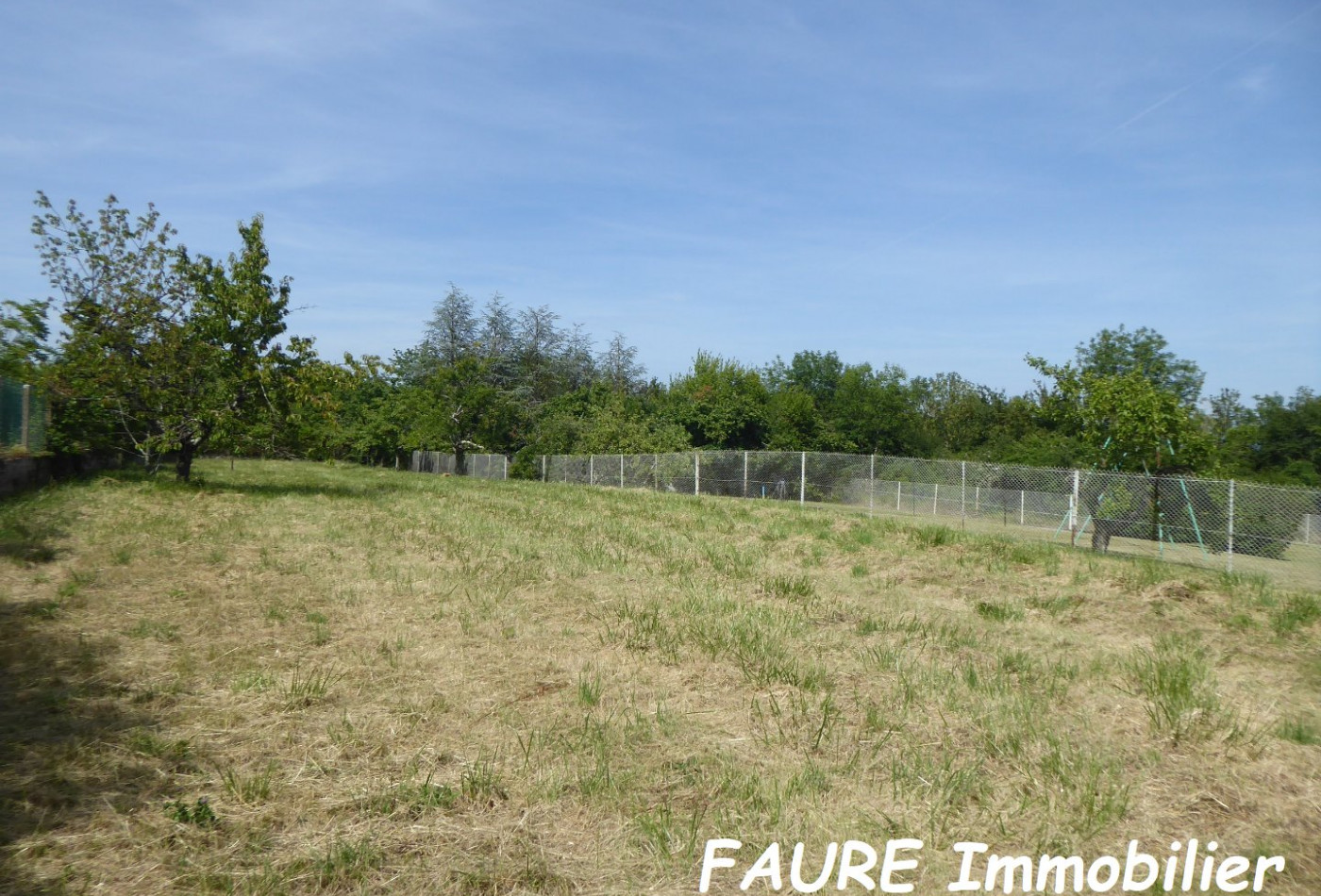 vente Terrain constructible Trept - Photo 1