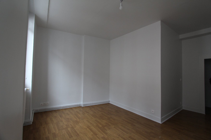 location Appartement ancien Voiron - Photo 3