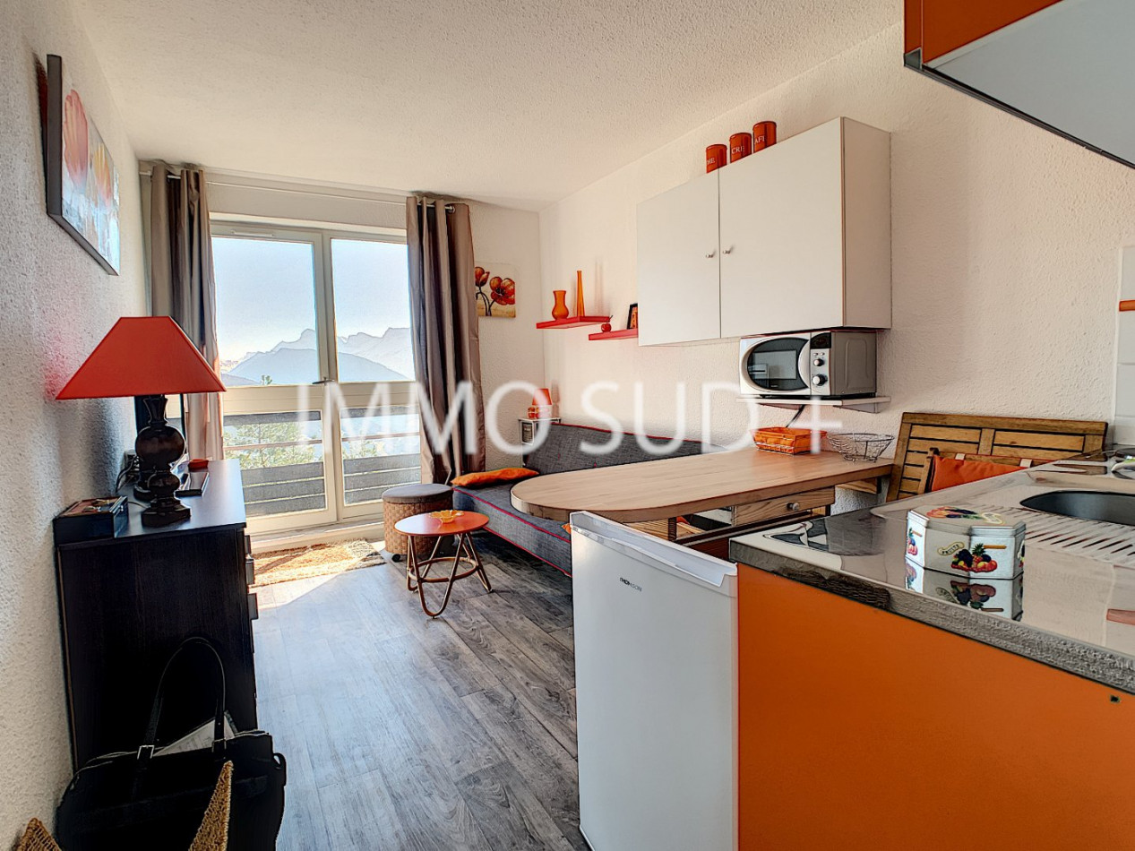 vente Studio Chateau Bernard - Photo 1