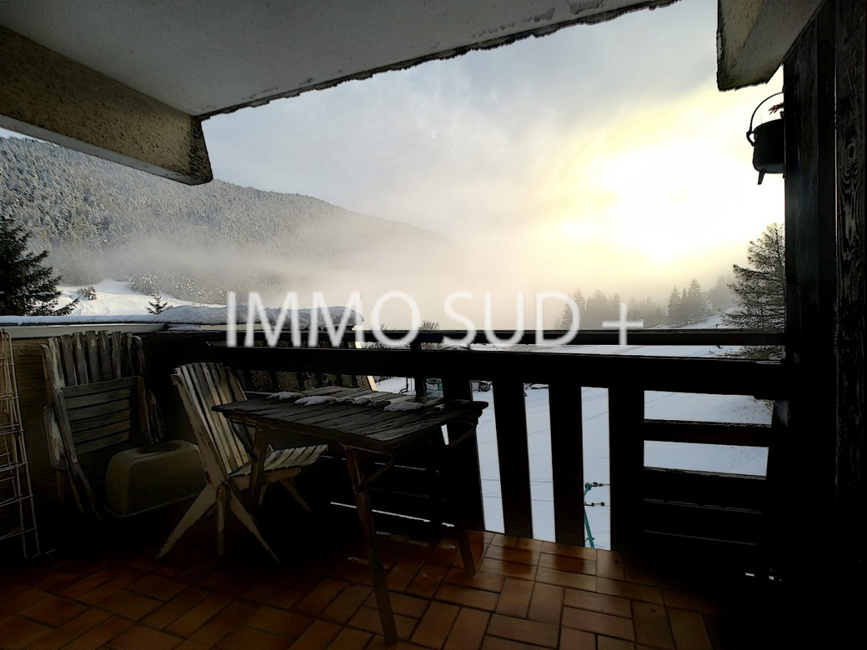 vente Studio Chateau Bernard - Photo 2