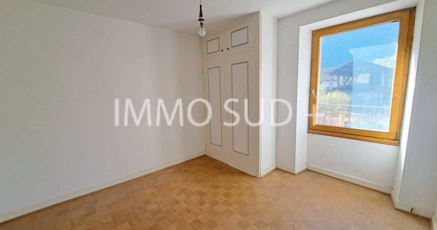 vente Ensemble immobilier Sechilienne