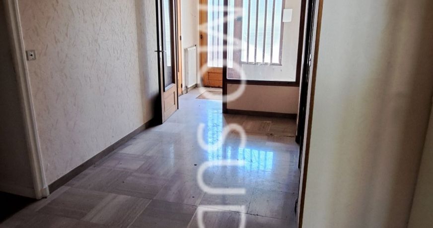 vente Ensemble immobilier Sechilienne