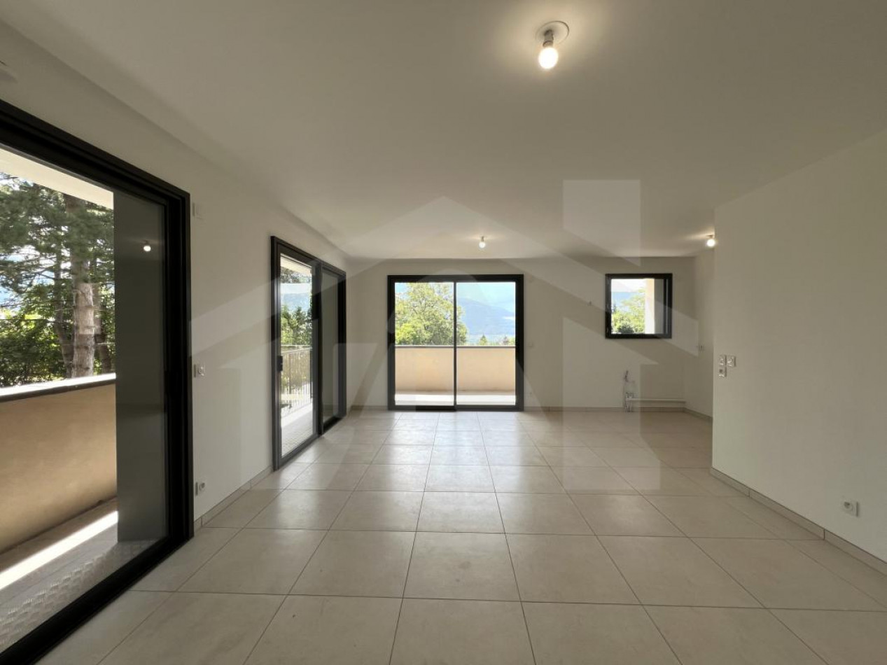 à vendre Appartement Saint-ismier - Photo 1