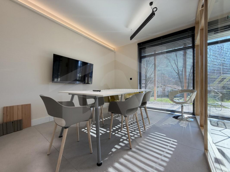 vente Local commercial Crolles - Photo 3