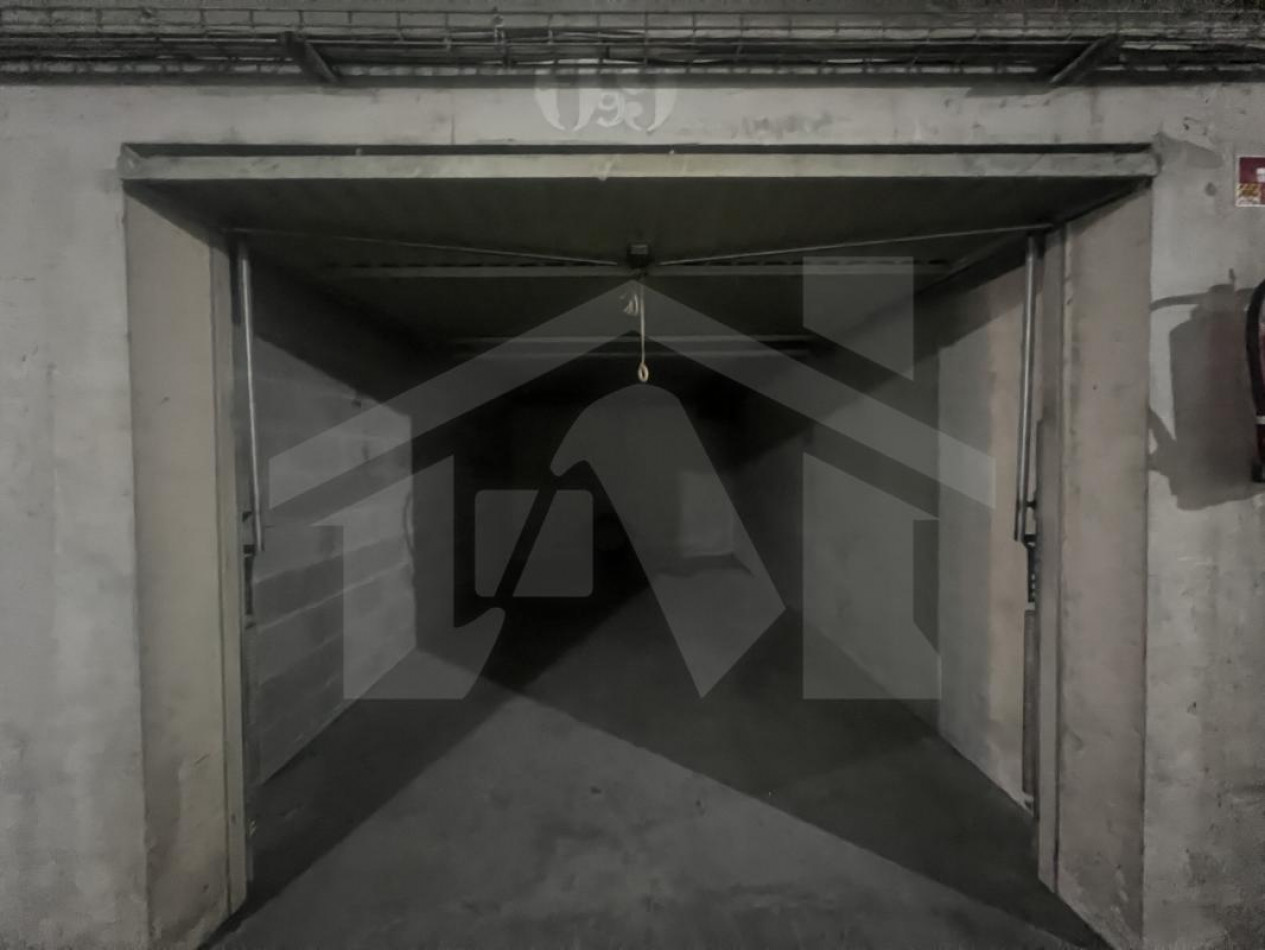à louer Parking intérieur Saint-martin-d'hères - Photo 2