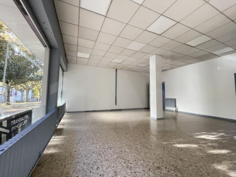 location Local commercial Eybens - Photo 2