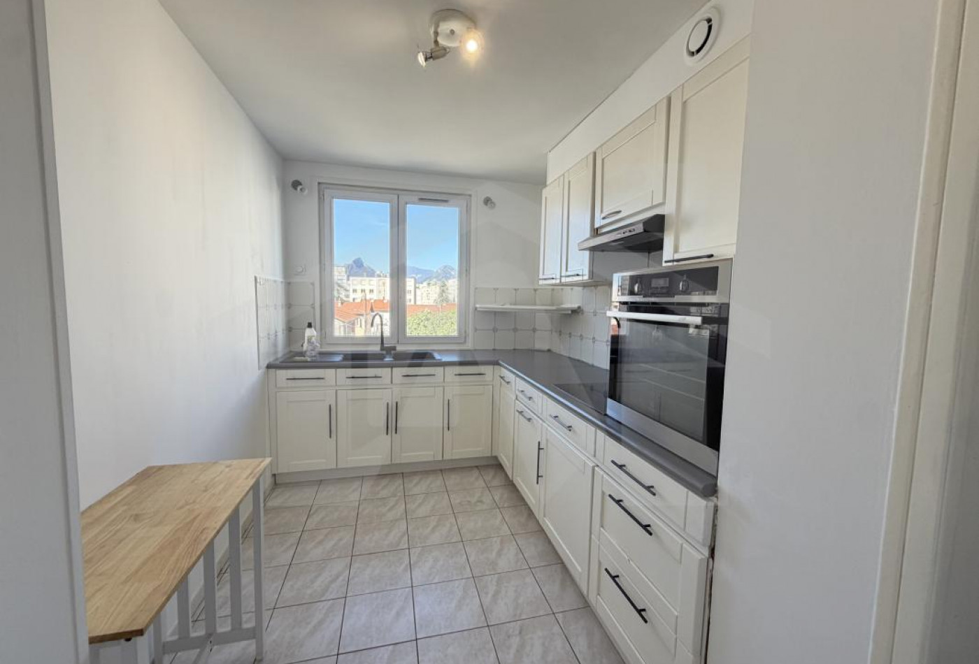 location Appartement Le Pont-de-claix - Photo 3