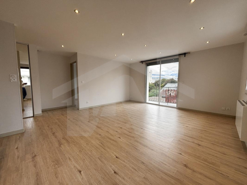 location Appartement Fontaine - Photo 2