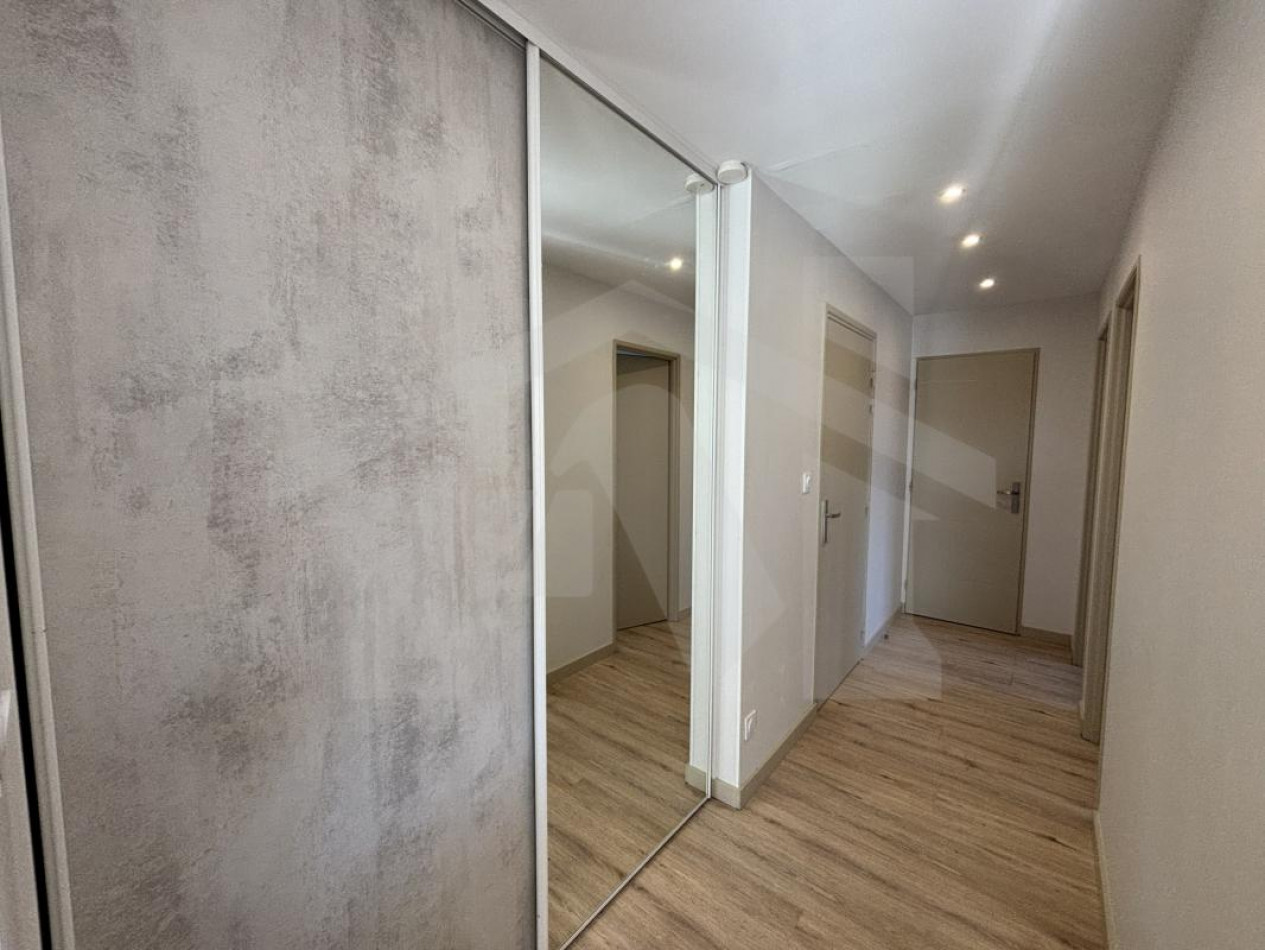 à louer Appartement Fontaine - Photo 8