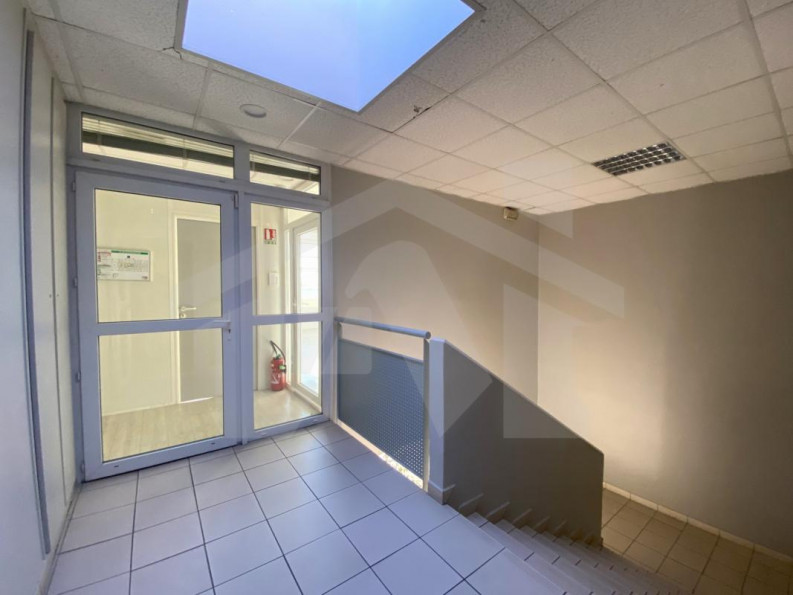 location Bureau Montbonnot-saint-martin - Photo 3