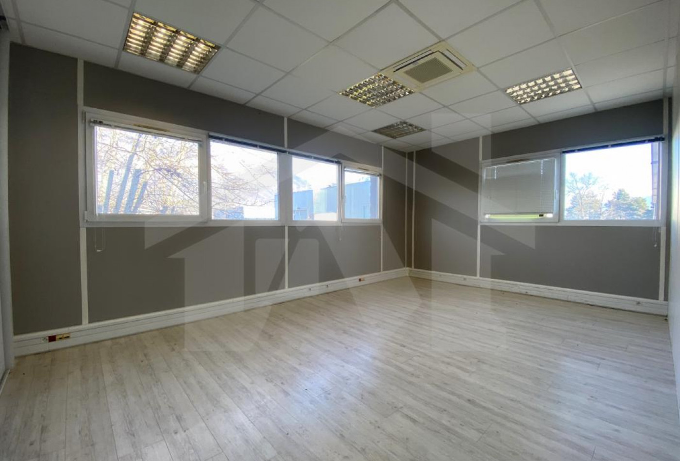 location Bureau Montbonnot-saint-martin - Photo 4