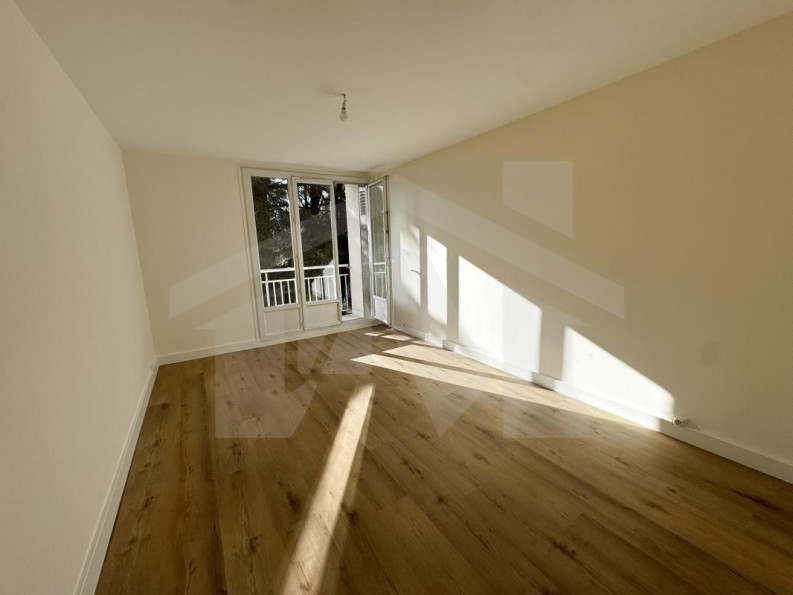 location Appartement Le Pont-de-claix - Photo 3