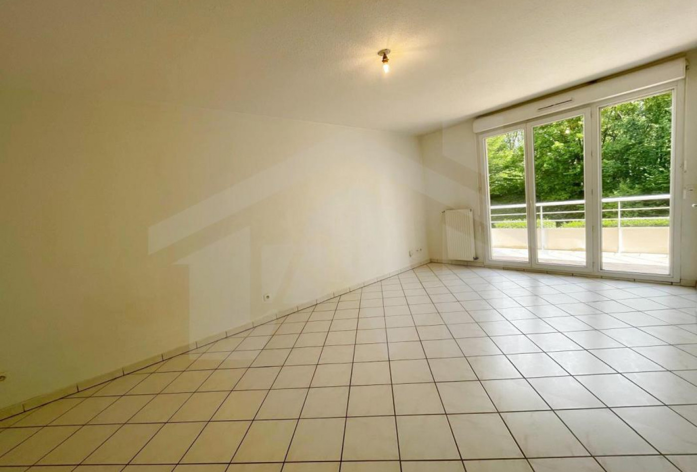location Appartement Saint-nazaire-les-eymes - Photo 2