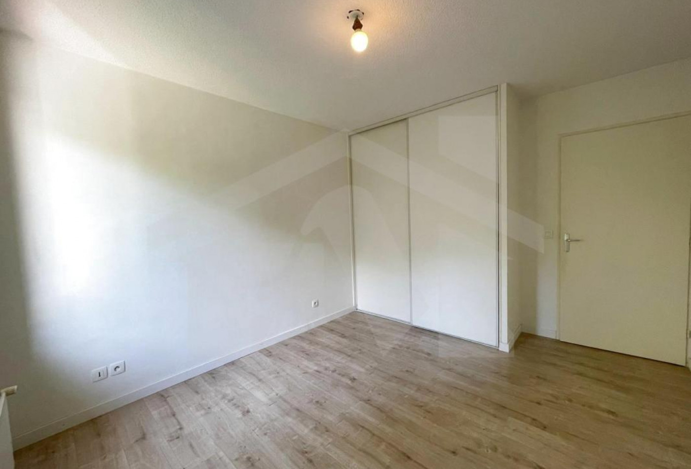 location Appartement Saint-nazaire-les-eymes - Photo 3