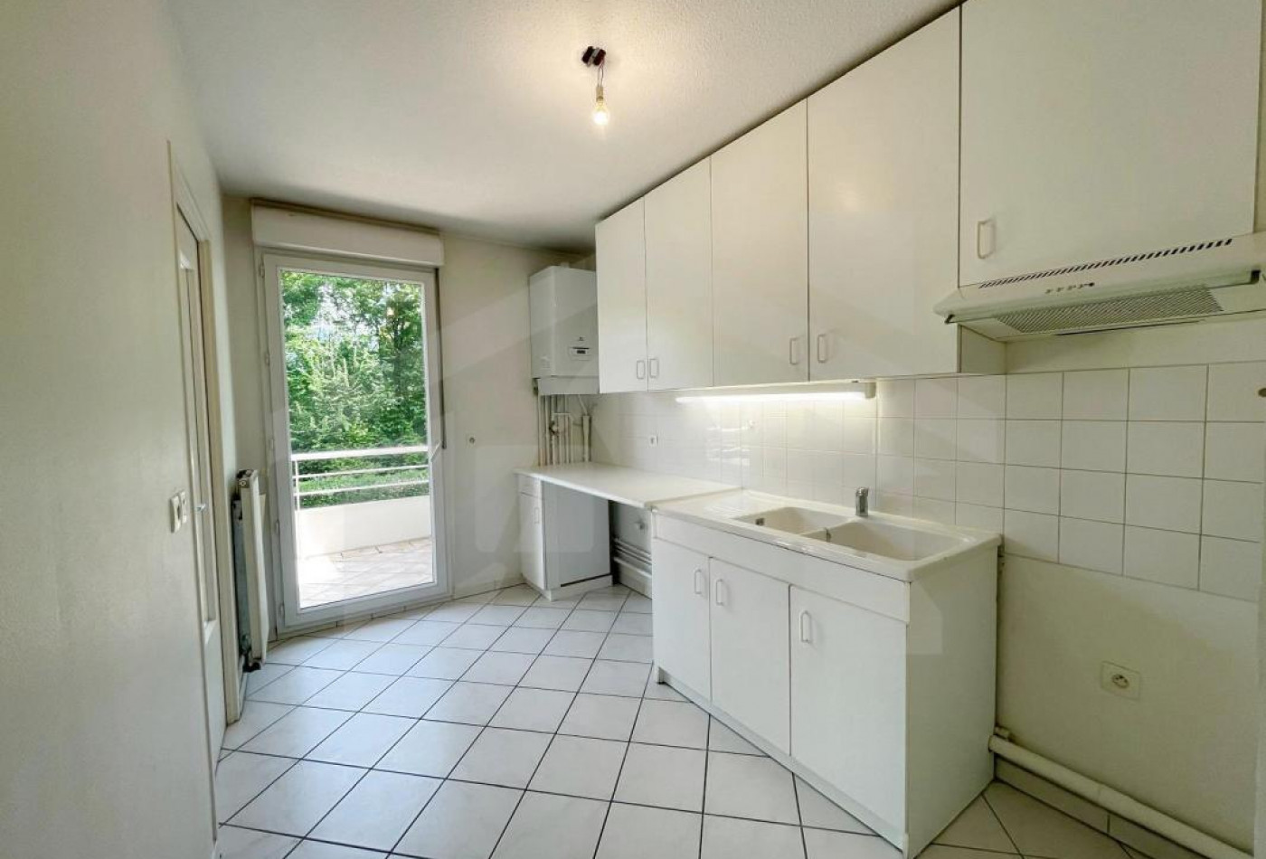 location Appartement Saint-nazaire-les-eymes - Photo 6