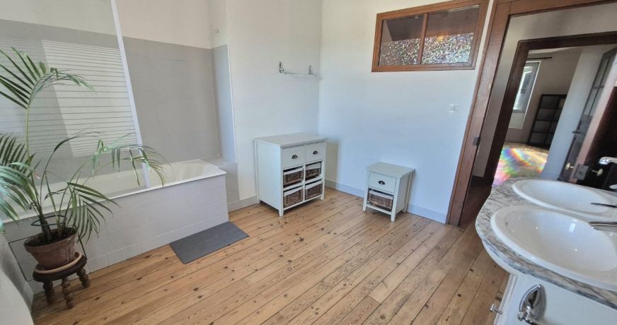 location Maison Vezeronce Curtin