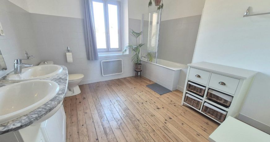 location Maison Vezeronce Curtin