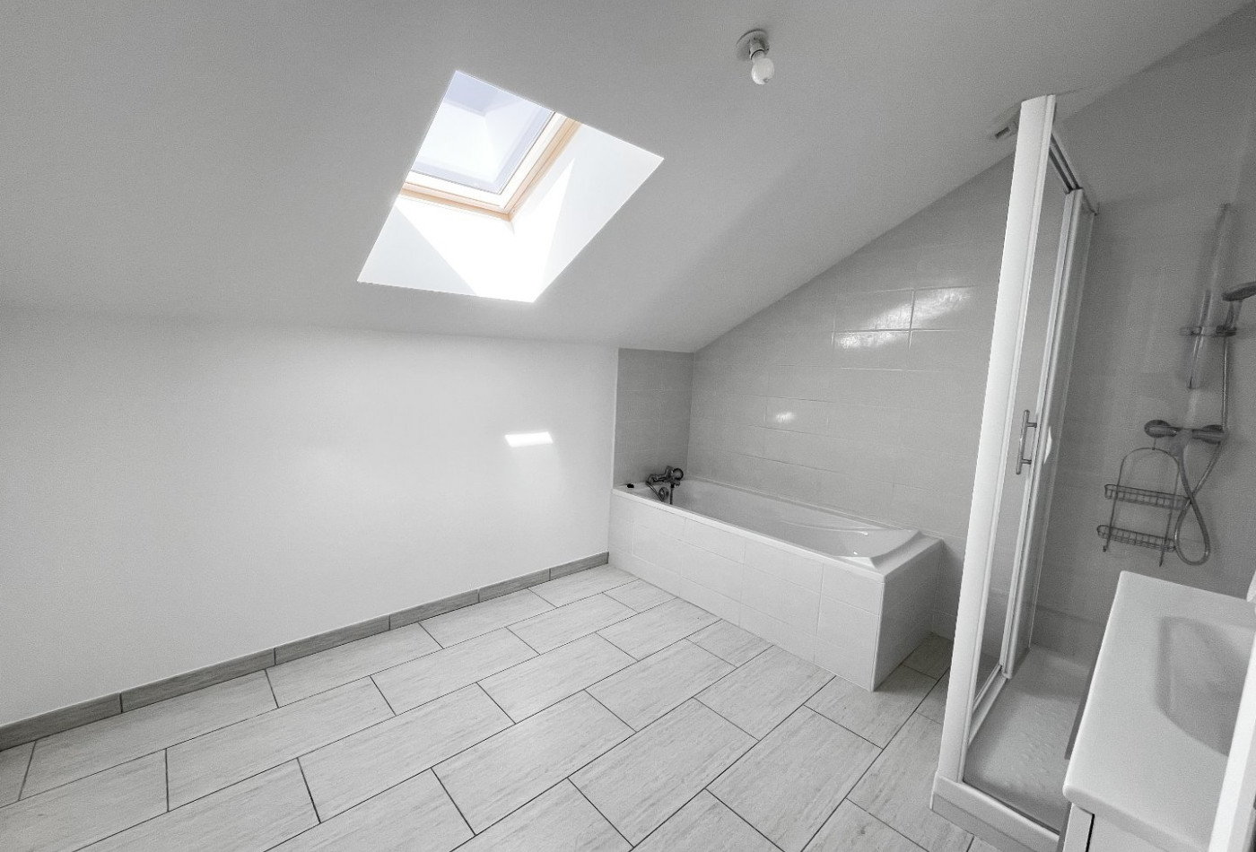 location Maison Annoisin Chatelans - Photo 4