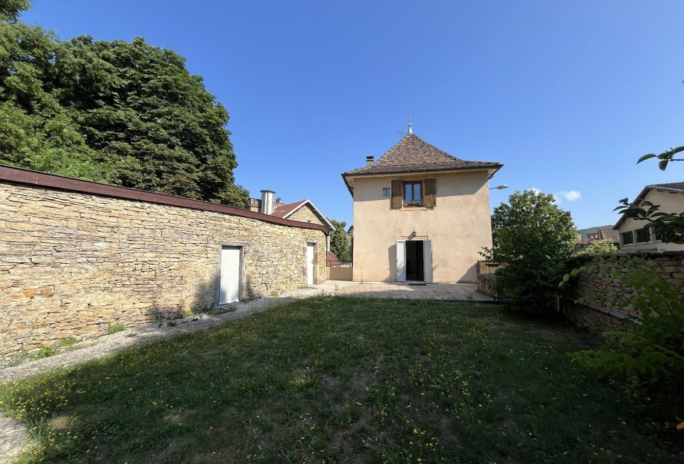 location Maison Cremieu - Photo 1