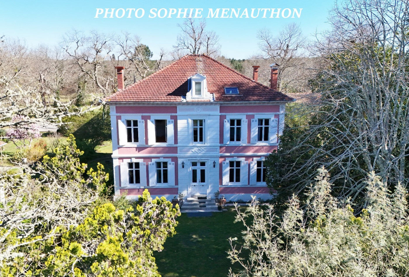 vente Maison de maître Saint Julien En Born - Photo 1