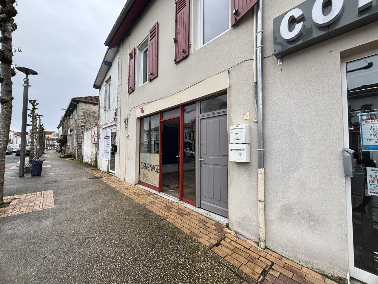 location Local commercial Saint Vincent De Tyrosse - Photo 2
