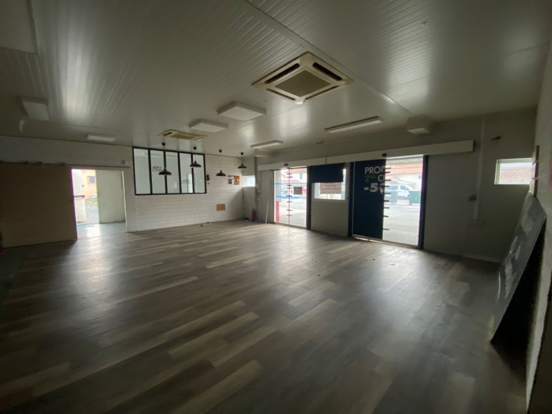 location Local commercial Saint Vincent De Tyrosse - Photo 4