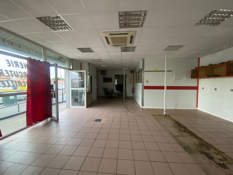 location Local commercial Saint Vincent De Tyrosse - Photo 2