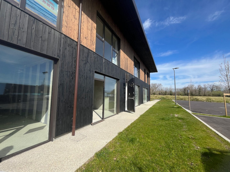 location Local commercial Angresse - Photo 2