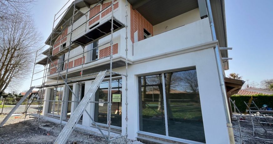 location Local commercial Saubion