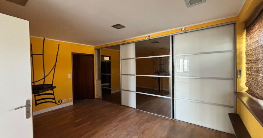 vente Local artisanal Angresse