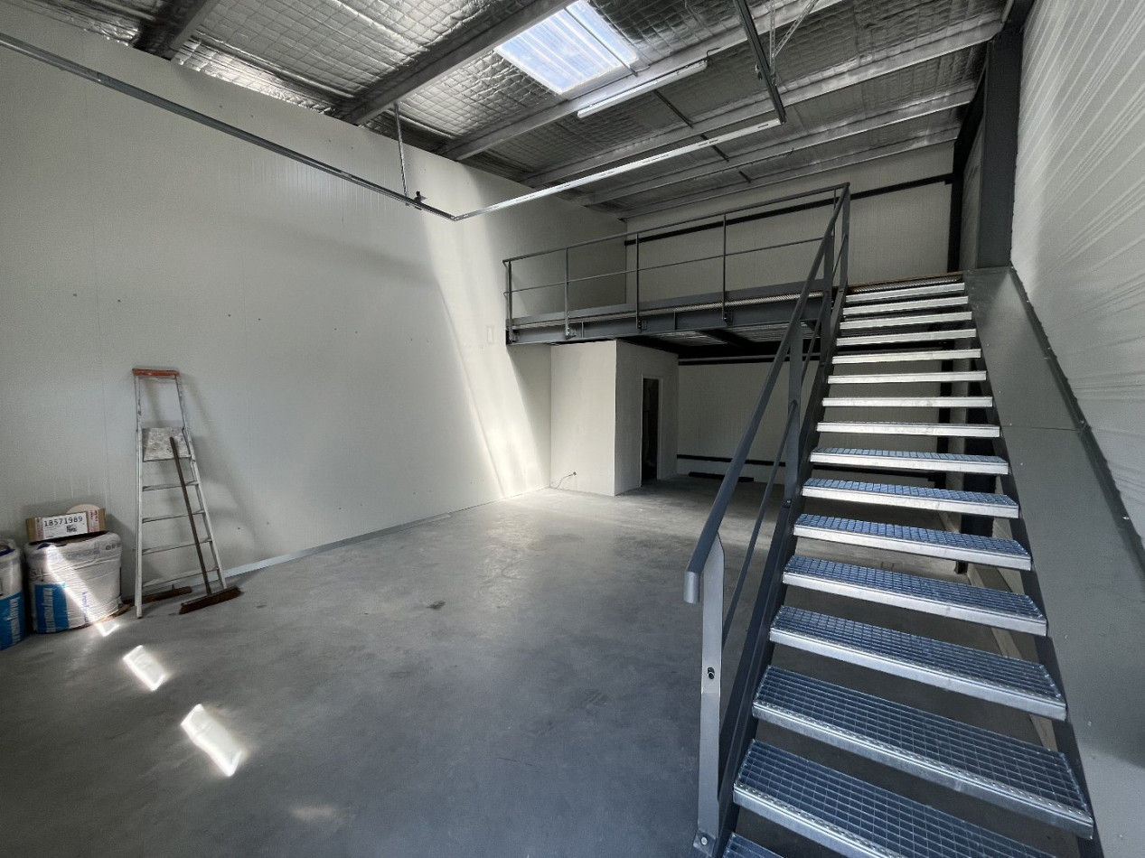 location Entrepots et bureaux Tosse - Photo 3