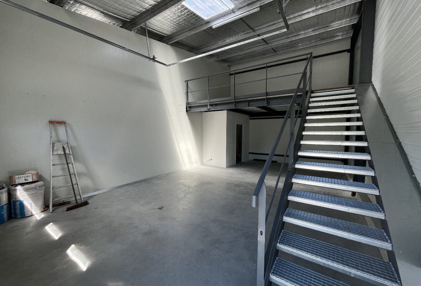 location Entrepots et bureaux Tosse - Photo 3