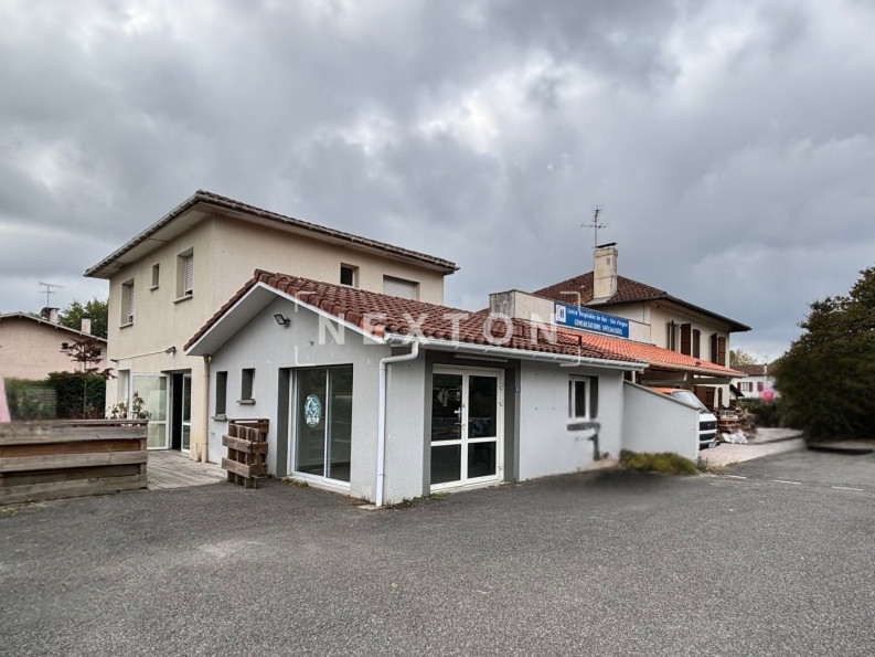 location Local commercial Saint Vincent De Tyrosse - Photo 1