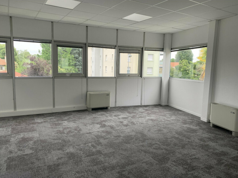 location Bureau Pau - Photo 3