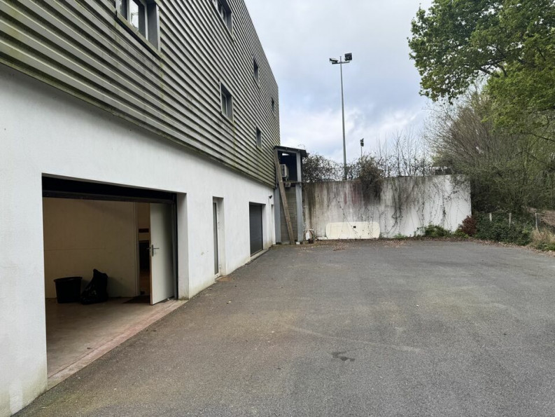location Locaux d'activité Bassussarry - Photo 1