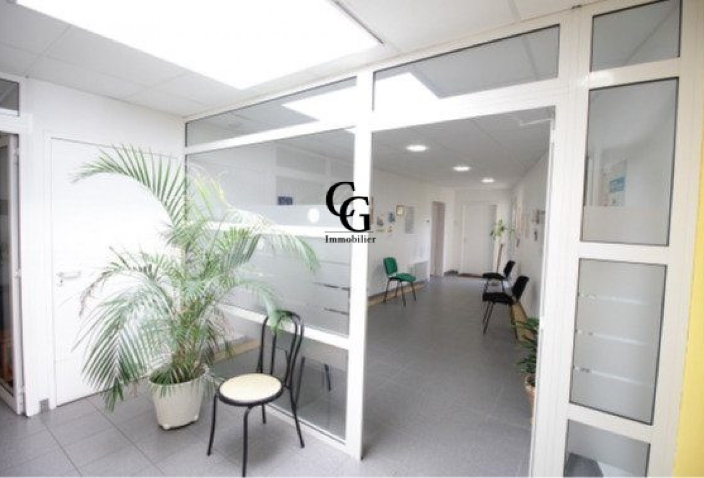 location Local commercial Les Sorinières - Photo 1