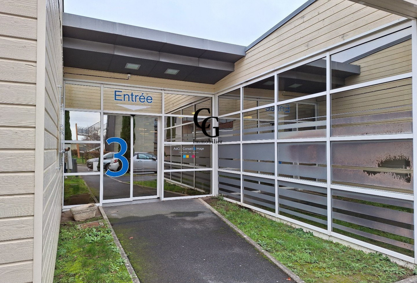 location Local commercial Les Sorinières - Photo 2