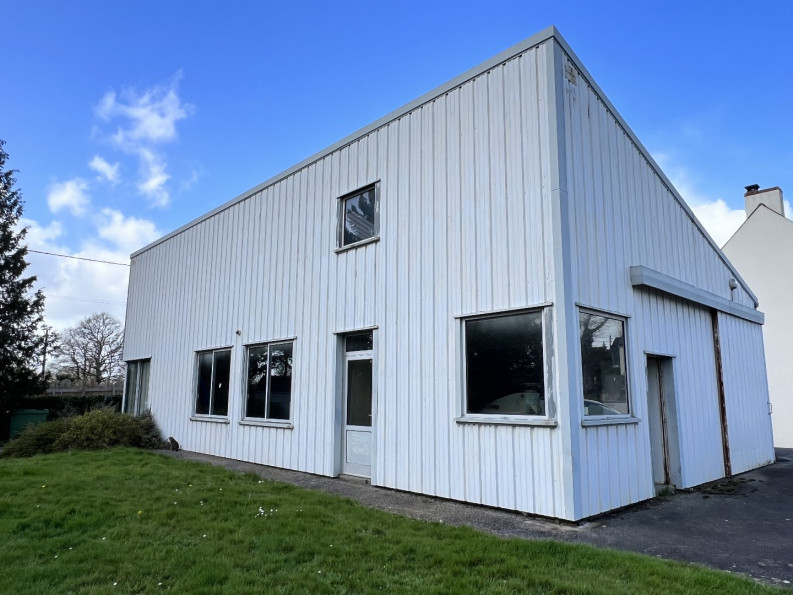 location Bâtiment Rouge - Photo 1