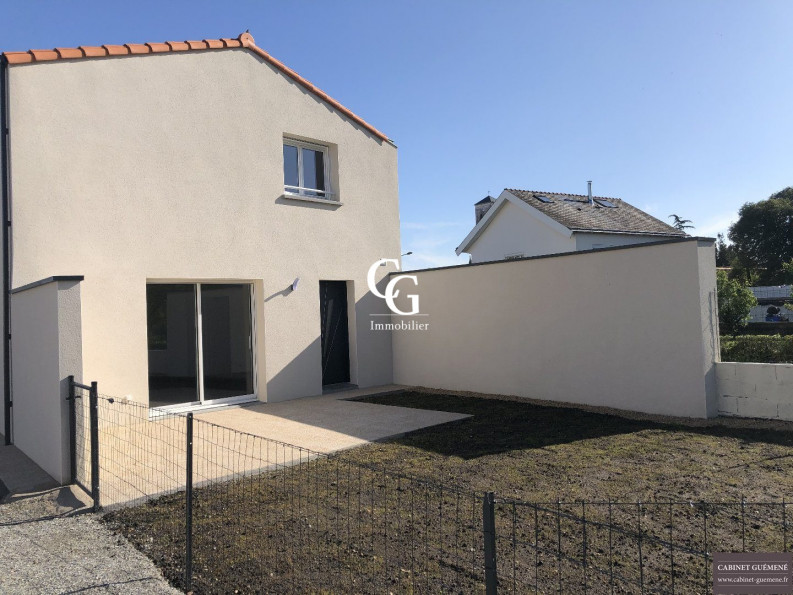 location Maison Vieillevigne - Photo 1