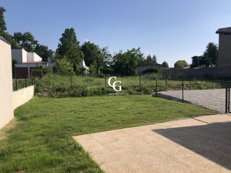 location Maison Vieillevigne - Photo 2