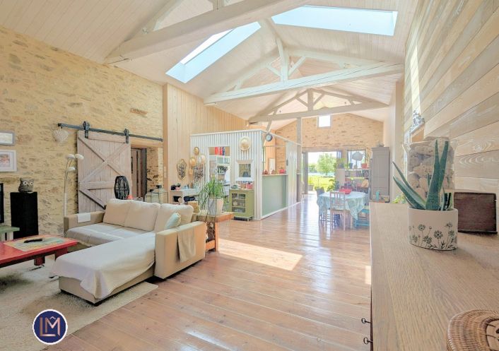 à vendre Maison en pierre Saint Colomban