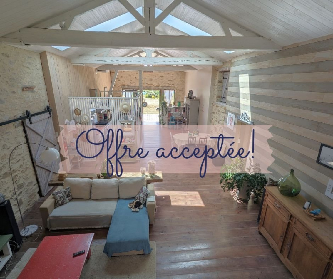 à vendre Maison en pierre Saint Colomban - Photo 1