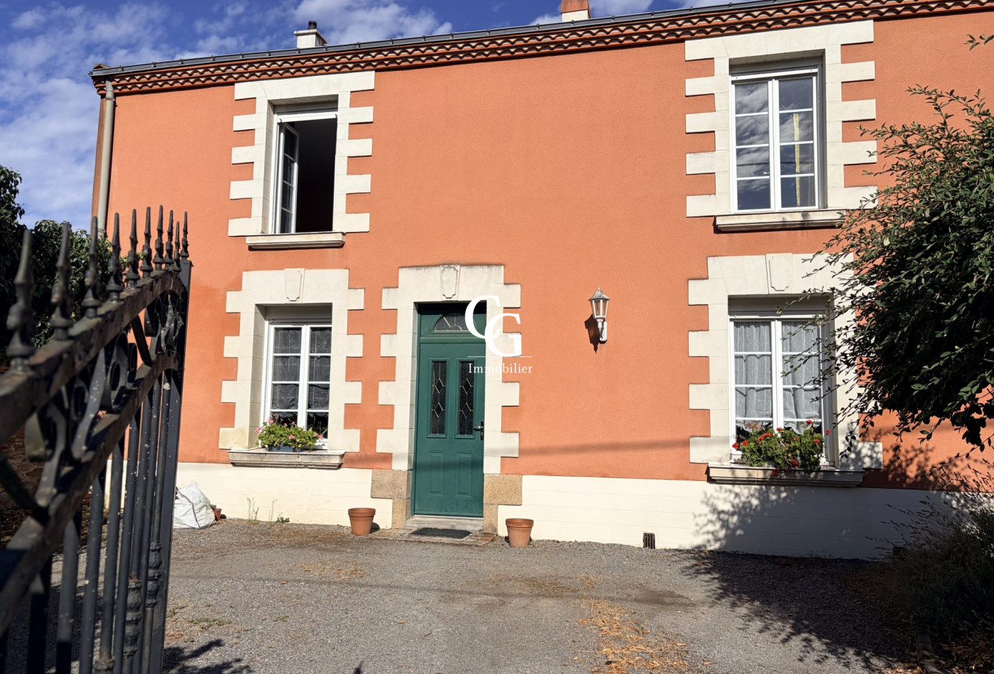 location Maison Reze - Photo 1