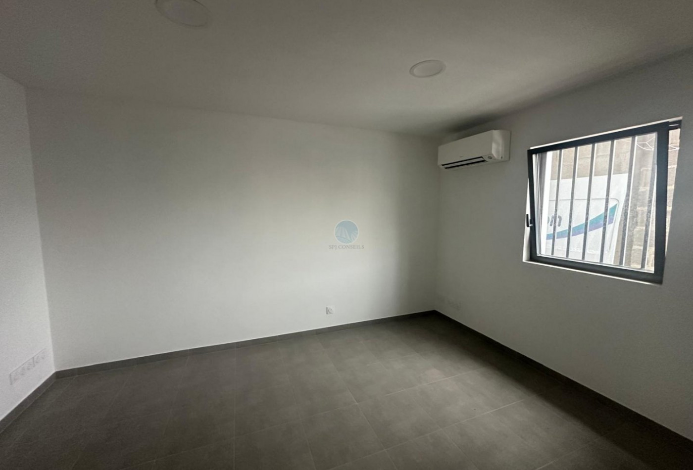 location Locaux d'activité Darvoy - Photo 2