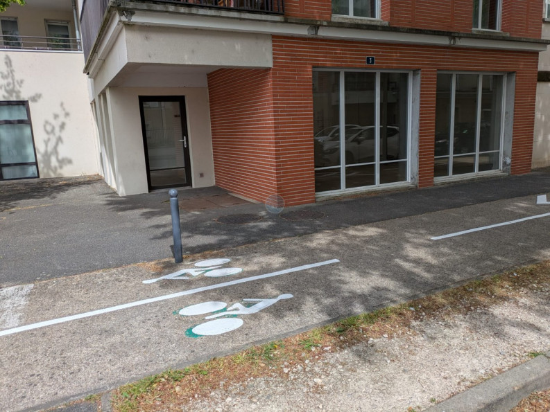 location Local commercial Orleans - Photo 8