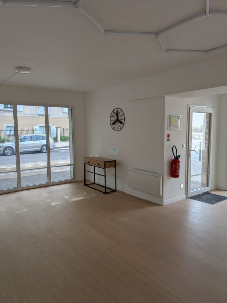 vente Local commercial Orleans - Photo 3