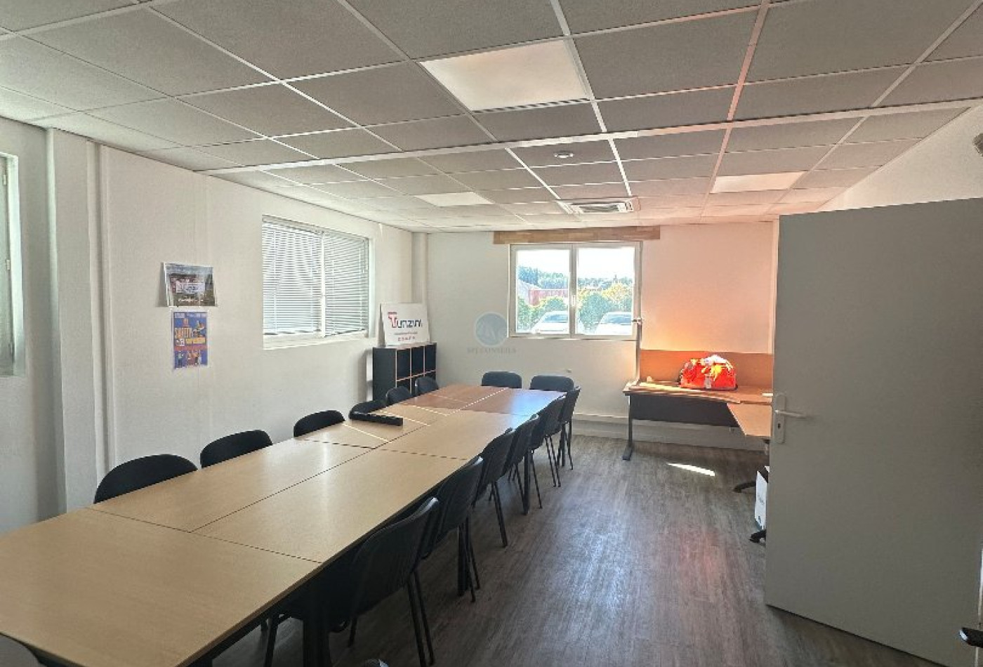 location Entrepots et bureaux Saint Jean De Braye - Photo 2