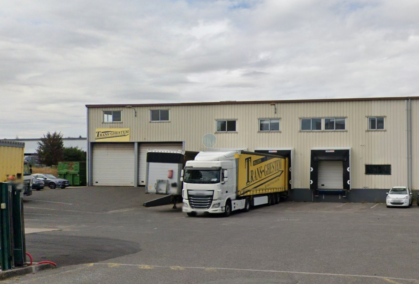 location Locaux d'activité Ormes - Photo 1