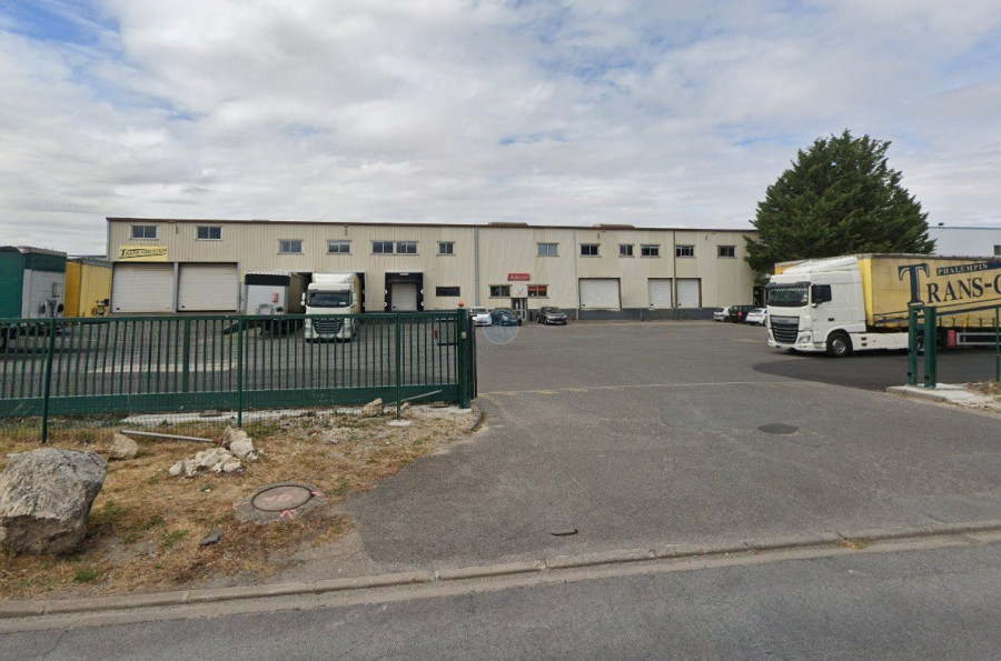 location Locaux d'activité Ormes - Photo 1